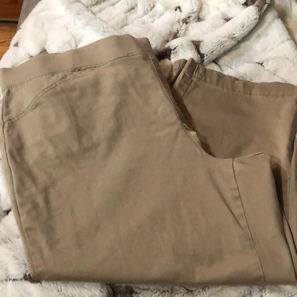Capri 18 stretch